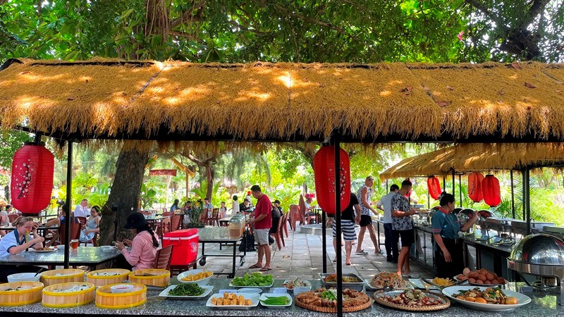 Buffet Cơm Trưa